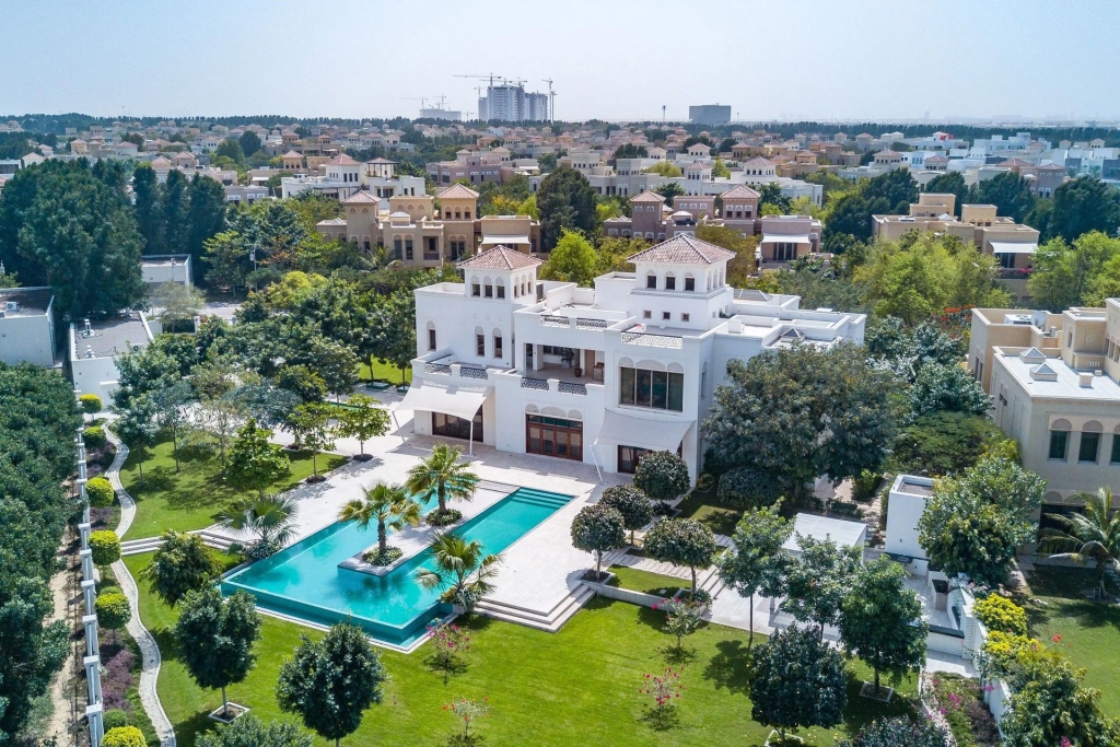 Luxury Townhouses in Dubai: Discover the Epitome of Elegance and Style