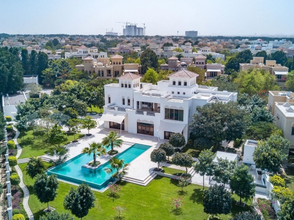 Luxury Townhouses in Dubai: Discover the Epitome of Elegance and Style